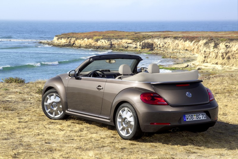 Gute Figur am Strand - Volkswagen Beetle Cabriolet